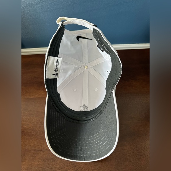 Disney Parks Nike Mickey Mouse Embroidered White Baseball Cap - Picture 7 of 10